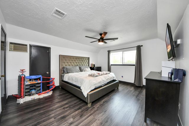 7407 Shiner Lane, Houston, TX 77072