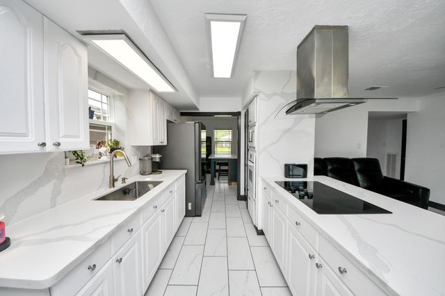 7407 Shiner Lane, Houston, TX 77072