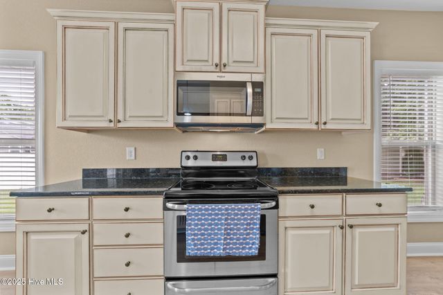 4316 Davencroft Village Drive, Winterville, NC 28590