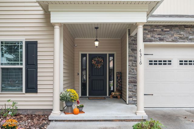 4316 Davencroft Village Drive, Winterville, NC 28590
