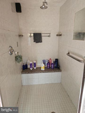 176 KENTON, Langhorne, PA 19047