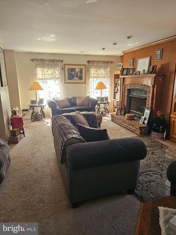 176 KENTON, Langhorne, PA 19047