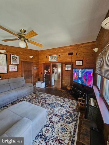 176 KENTON, Langhorne, PA 19047