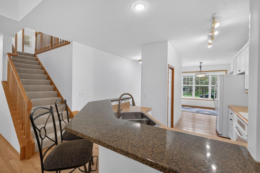 3896 Darling Drive, Woodbury, MN 55125 — photo 5