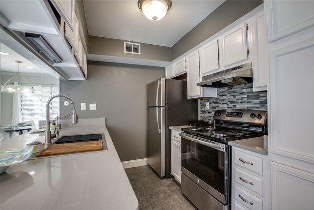 16301 Ledgemont Lane 202, Addison, TX 75001