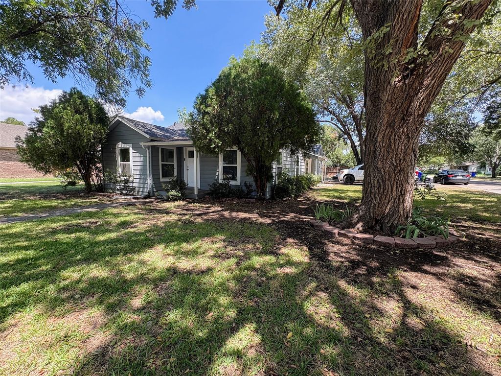 413 Mirike Drive, White Settlement, TX 76108