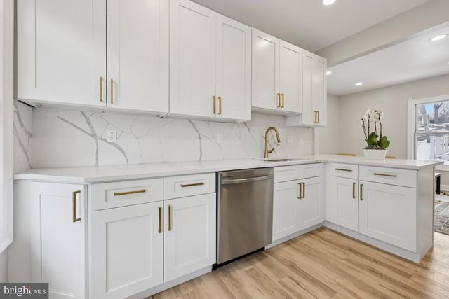 1335 MAPLE VIEW PL SE, Washington, DC 20020