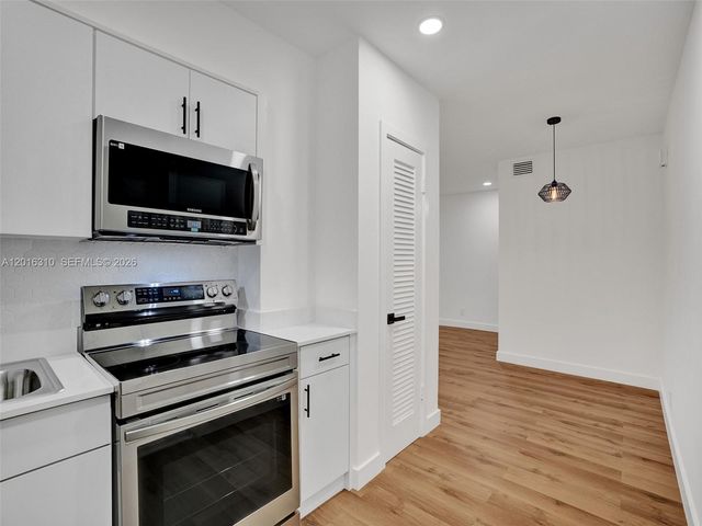 2426 SE 17th St 204A, Fort Lauderdale, FL 33316