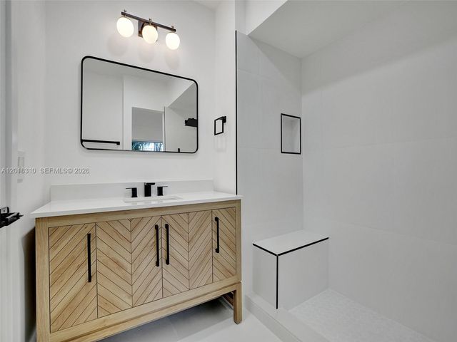 2426 SE 17th St 204A, Fort Lauderdale, FL 33316
