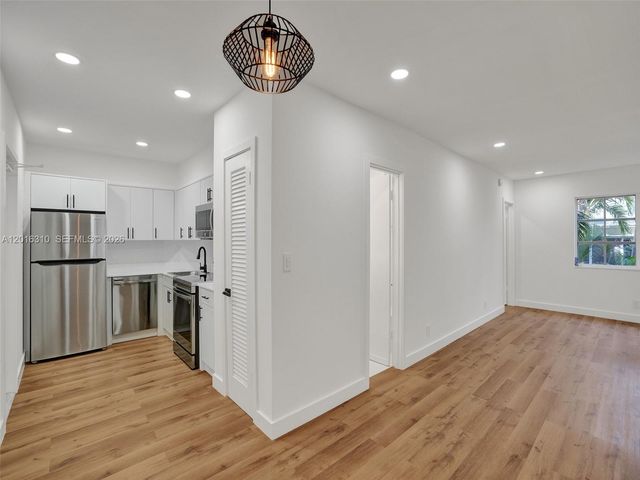 2426 SE 17th St 204A, Fort Lauderdale, FL 33316