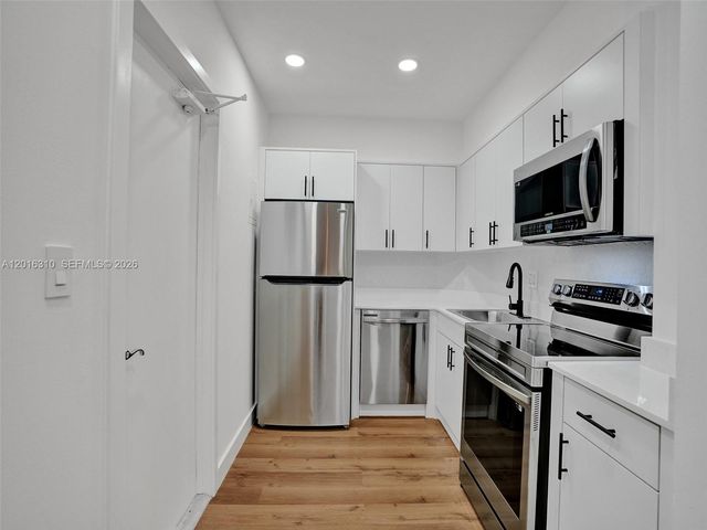 2426 SE 17th St 204A, Fort Lauderdale, FL 33316