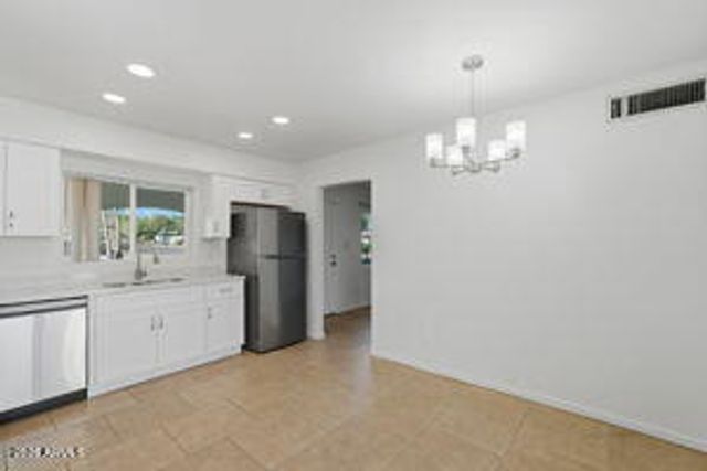 15601 N 22ND Street, Phoenix, AZ 85022