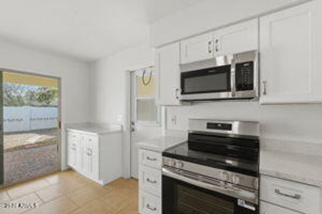 15601 N 22ND Street, Phoenix, AZ 85022