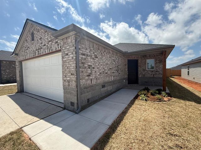 3629 Maggie Road, Mustang, OK 73064