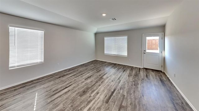 3629 Maggie Road, Mustang, OK 73064