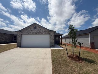3629 Maggie Road, Mustang, OK 73064