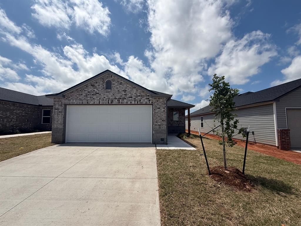 3629 Maggie Road, Mustang, OK 73064