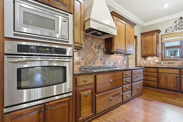 926 Carondelet Street, Lake Charles, LA 70605