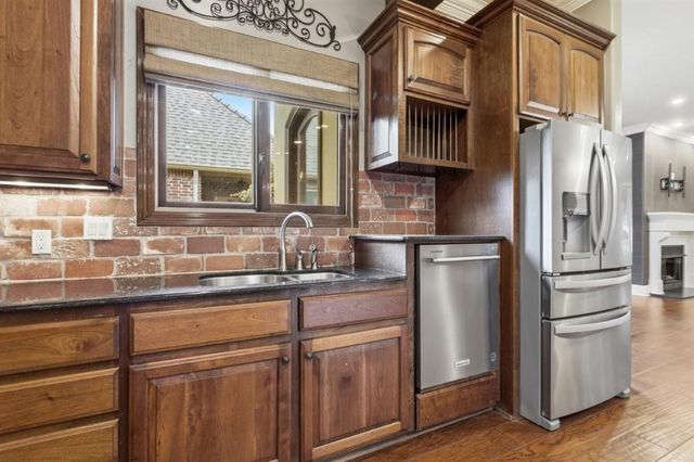 926 Carondelet Street, Lake Charles, LA 70605