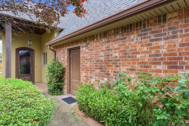 926 Carondelet Street, Lake Charles, LA 70605
