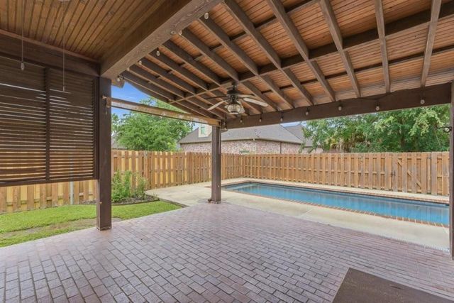 926 Carondelet Street, Lake Charles, LA 70605
