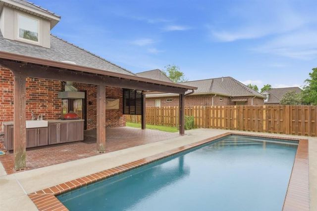 926 Carondelet Street, Lake Charles, LA 70605