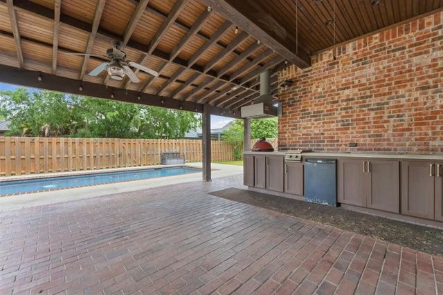926 Carondelet Street, Lake Charles, LA 70605