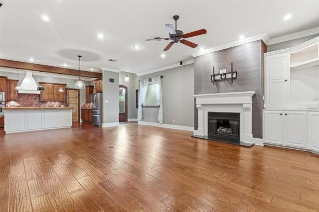 926 Carondelet Street, Lake Charles, LA 70605