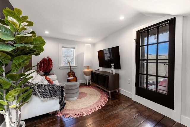 57 Walnut Street 2, Somerville, MA 02143