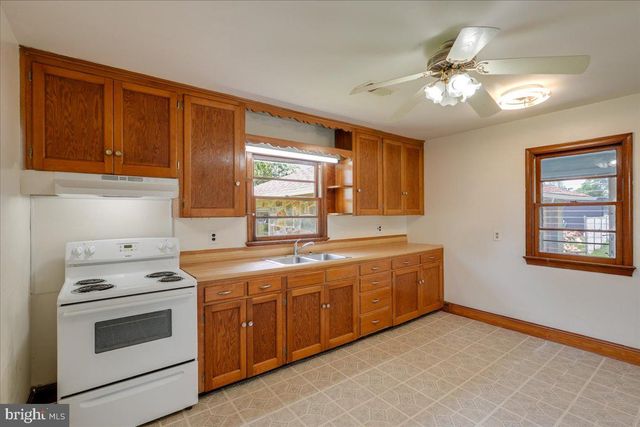 12 LITTLE WHIM RD, Fredericksburg, VA 22405