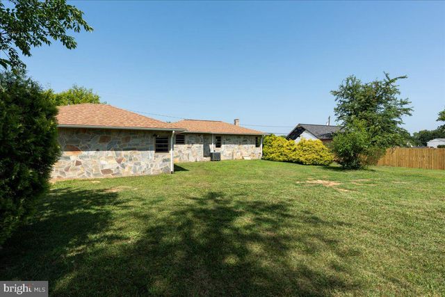 12 LITTLE WHIM RD, Fredericksburg, VA 22405