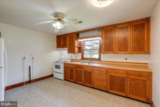 12 LITTLE WHIM RD, Fredericksburg, VA 22405