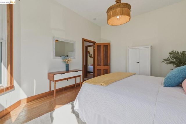 962 55Th St, Oakland, CA 94608