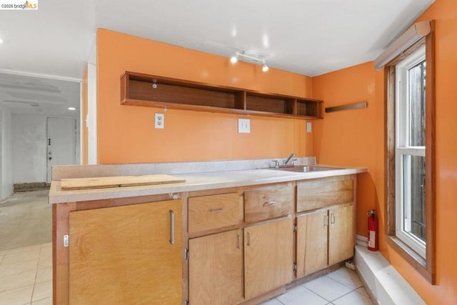 962 55Th St, Oakland, CA 94608
