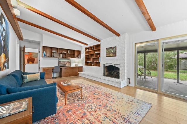 908 Vogel DR, Lockhart, TX 78644