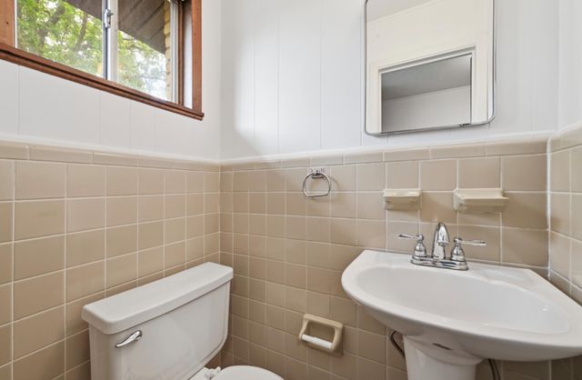 908 Vogel DR, Lockhart, TX 78644