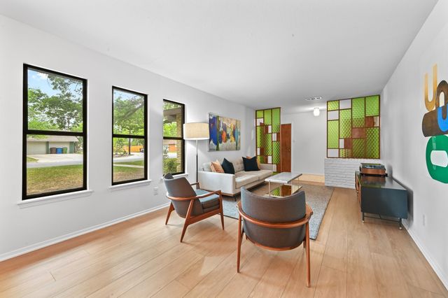 908 Vogel DR, Lockhart, TX 78644