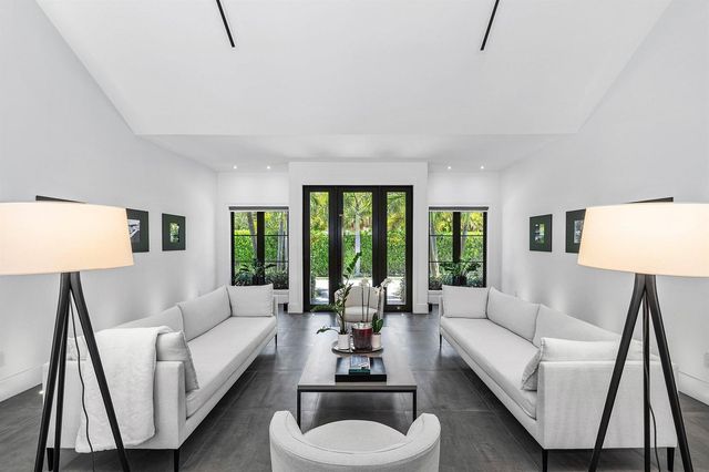 1275 N Swinton Avenue, Delray Beach, FL 33444