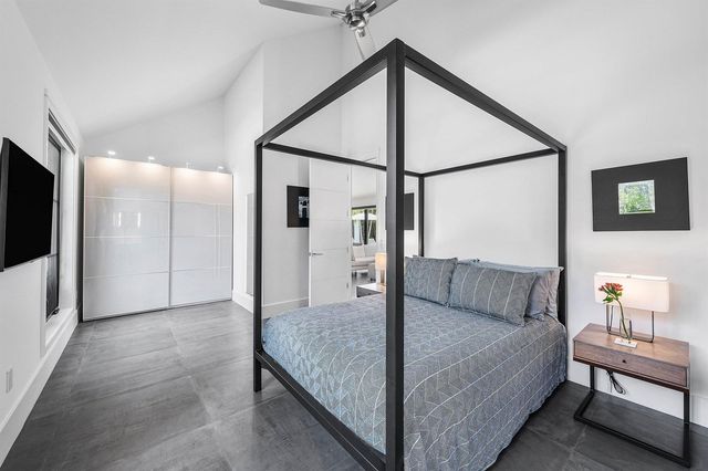 1275 N Swinton Avenue, Delray Beach, FL 33444