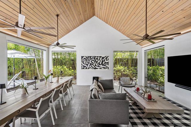 1275 N Swinton Avenue, Delray Beach, FL 33444