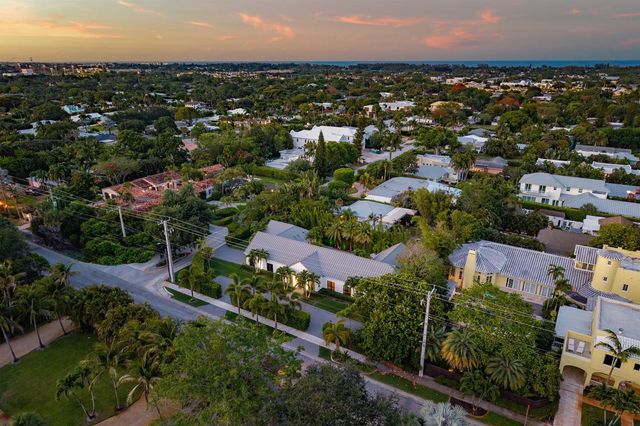 1275 N Swinton Avenue, Delray Beach, FL 33444