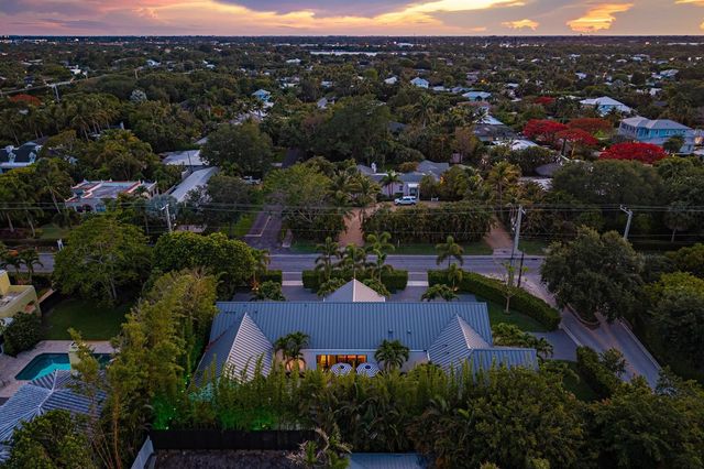 1275 N Swinton Avenue, Delray Beach, FL 33444