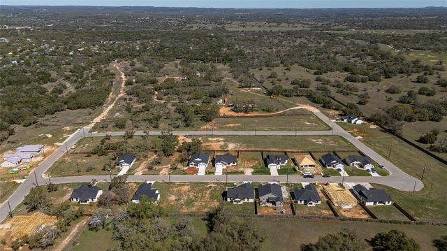 108 Legacy Oaks Ranch DR, Johnson City, TX 78636