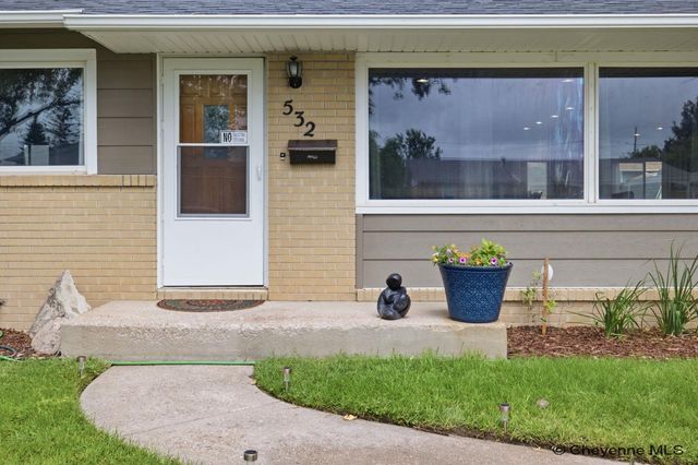 532 CORNELL LN, Cheyenne, WY 82009