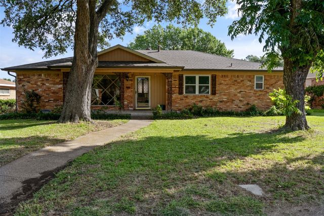5705 Twineing Street, Dallas, TX 75227