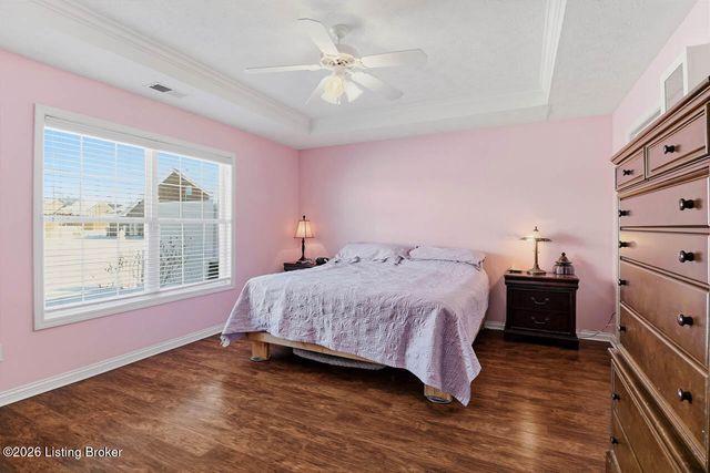 6623 Woods Mill Dr, Louisville, KY 40272