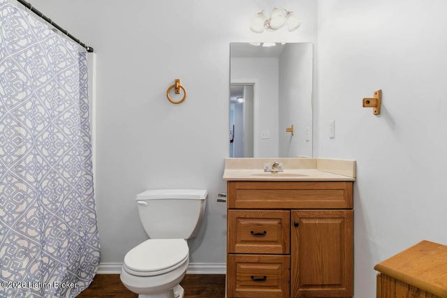 6623 Woods Mill Dr, Louisville, KY 40272