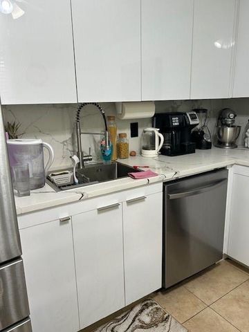 2811 Somerset Drive 316, Lauderdale Lakes, FL 33311