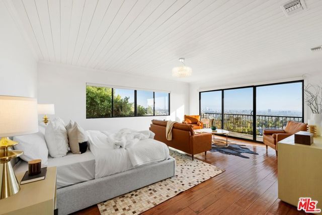 2267 Winona Boulevard, Los Angeles, CA 90027