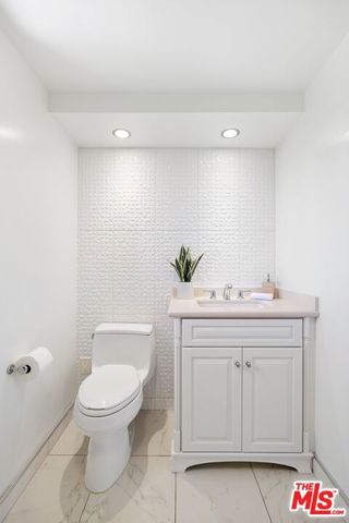 2267 Winona Boulevard, Los Angeles, CA 90027